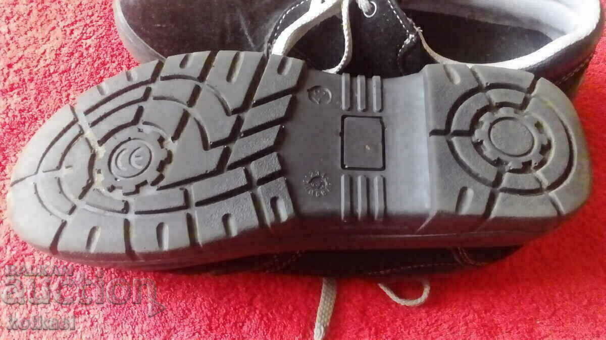 Work shoes with toe number 43 - 6 Work shoes with toe number 43 - 6