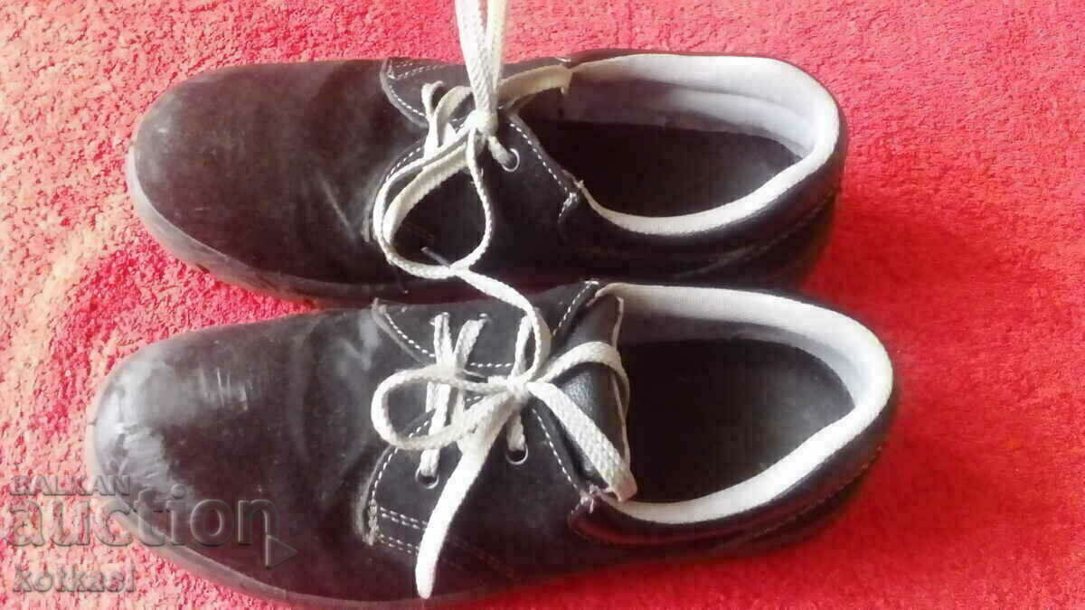 Work shoes with toe number 43 Work shoes with toe number 43