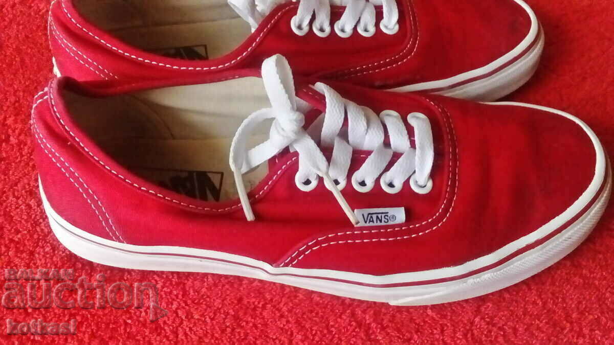 Delivery of VANS Sport shoes Delivery of VANS Sport shoes