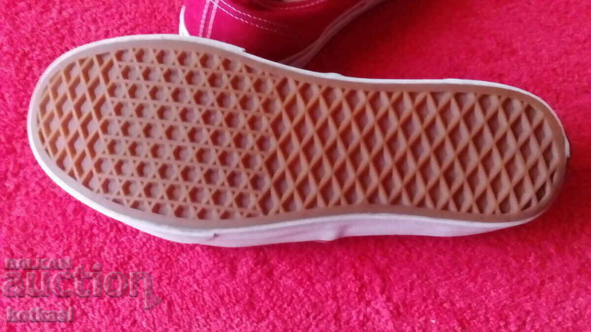 VANS Sport shoes - 6 VANS Sport shoes - 6