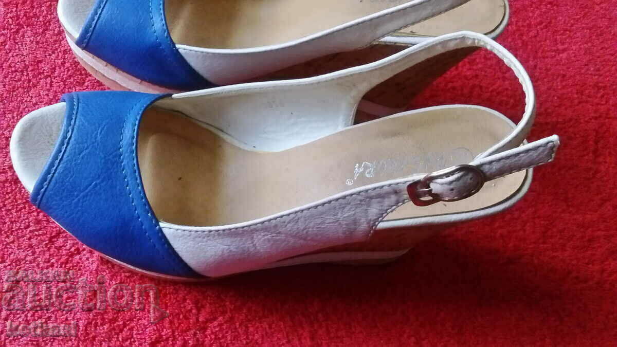 Delivery of Women's shoes number 38