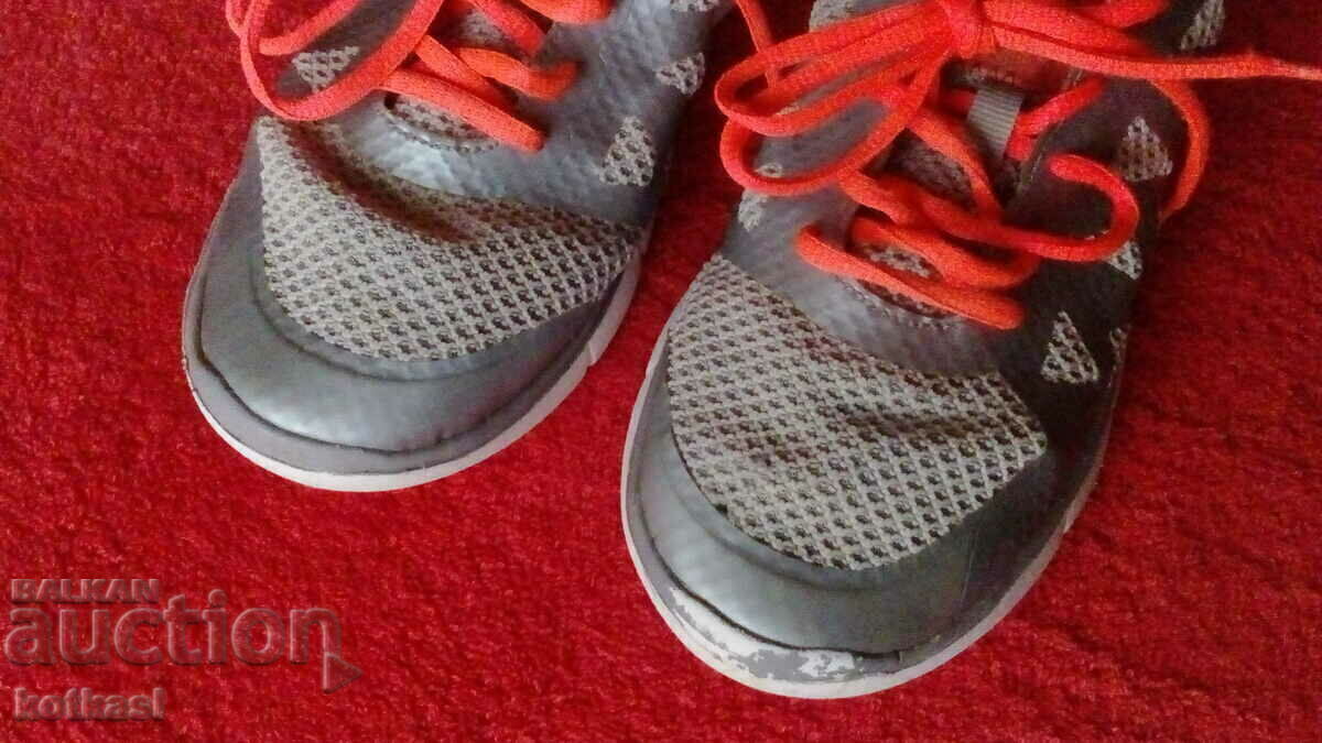 Women's sports shoes sneakers number 40 with price 10.50 BGN | € 5.37