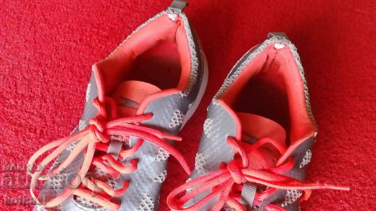 Auction  Women's sports shoes sneakers number 40