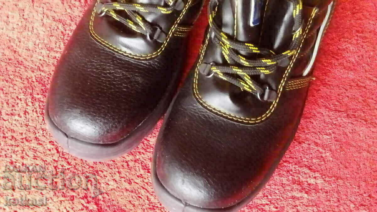 Toe work shoes New number 43 with price 25.50 BGN | € 13.04
