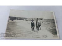 Sf. Constantin O fată și un băiat pe plajă