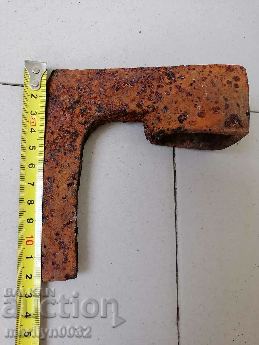 Delivery of Old ax torpedo saber hat without gland Delivery of Old ax torpedo saber hat without gland