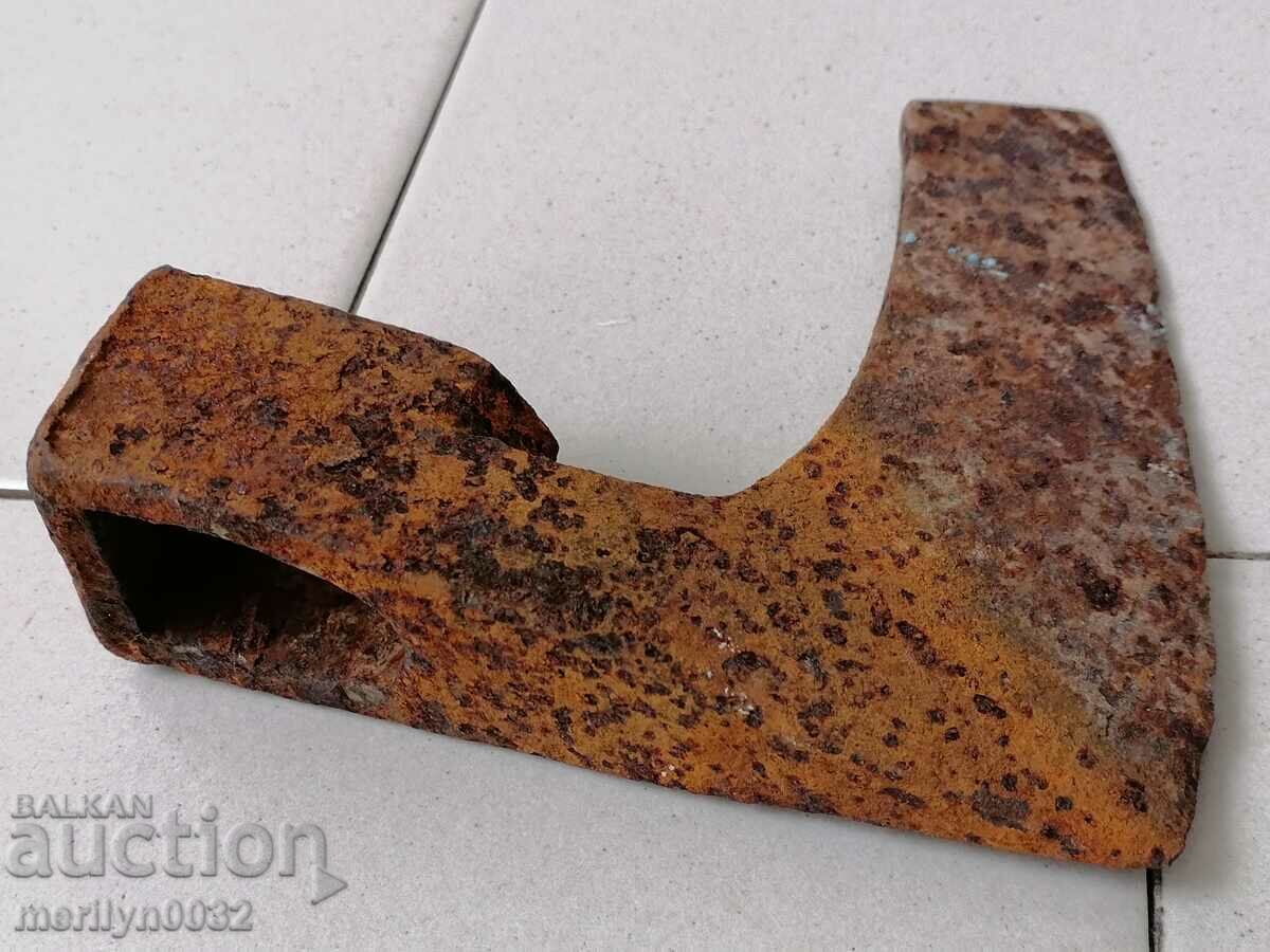 Стара брадва топор сатър брадвичка без сап - 6 Стара брадва топор сатър брадвичка без сап - 6