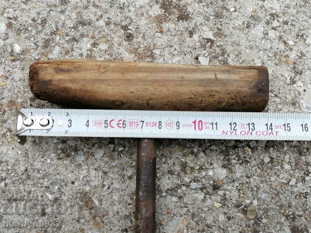 Delivery of Old carpenter's drill, drill, tool, wrought iron Delivery of Old carpenter's drill, drill, tool, wrought iron