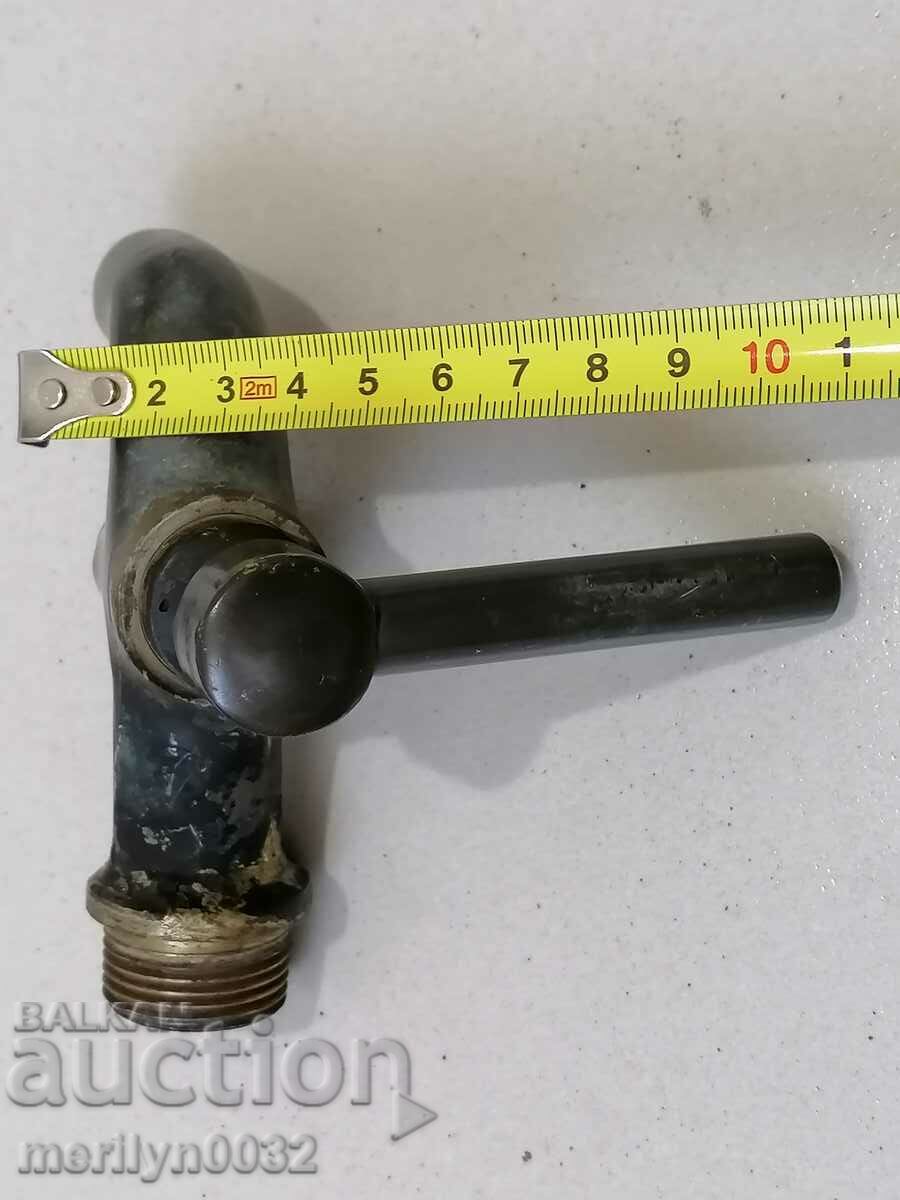 Robinet vechi din bronz pentru dozator de bragă - 7