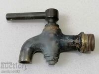 Αρχαία μπρούτζινη βρύση για μπόζα