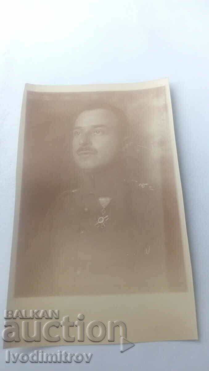 Photo Officer with the Order of Bravery with Swords Photo Officer with the Order of Bravery with Swords