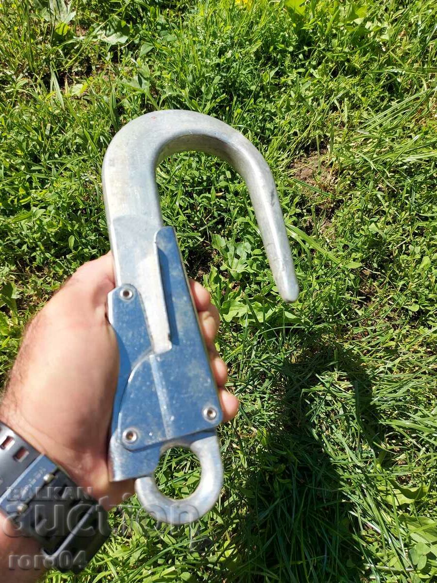 Delivery of HOOK - CARBINE - SAFETY Delivery of HOOK - CARBINE - SAFETY