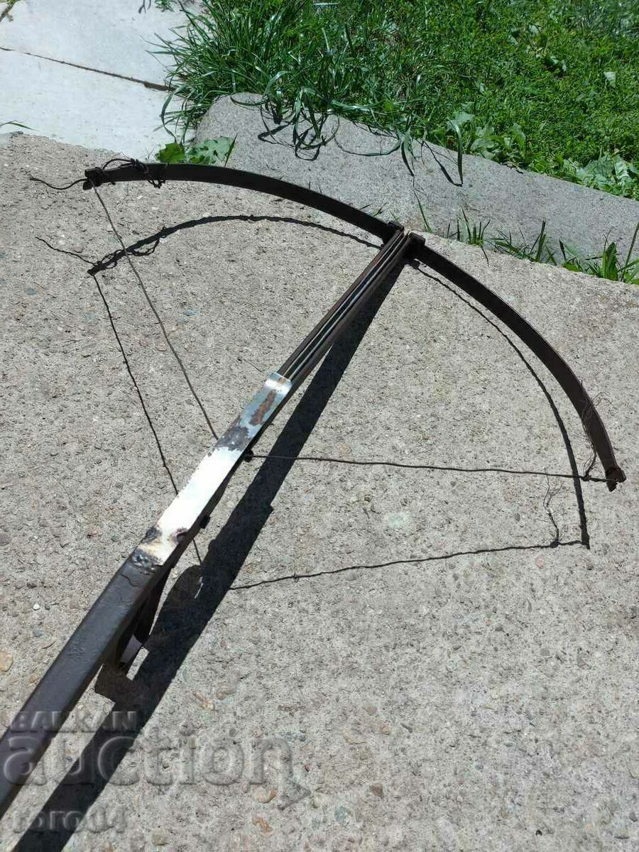 CROSSBACK - DANGEROUS AND ACTIVE - 5