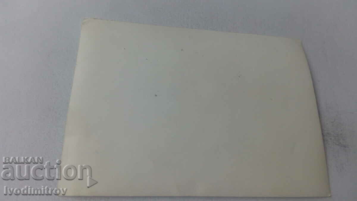 Photo Men and women on the platform of the train station with price 0.85 BGN | € 0.43