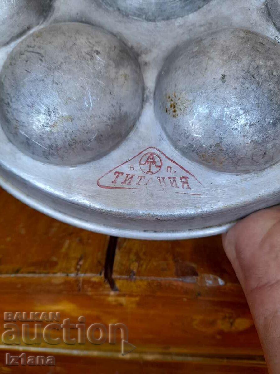 Old aluminum egg pan - 6 Old aluminum egg pan - 6