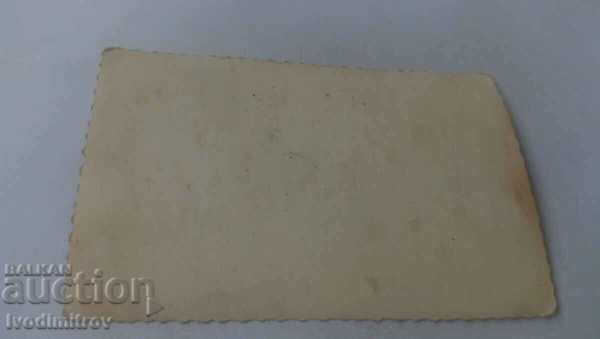 Photo Men and women harvesting in the fields with price 2.45 BGN | € 1.25 Photo Men and women harvesting in the fields with price 2.45 BGN | € 1.25