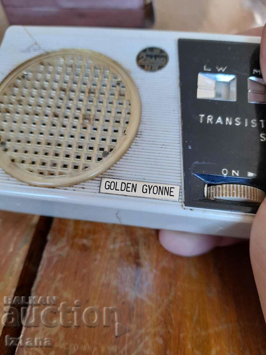 Auction  Old radio, Golden Gyonne radio