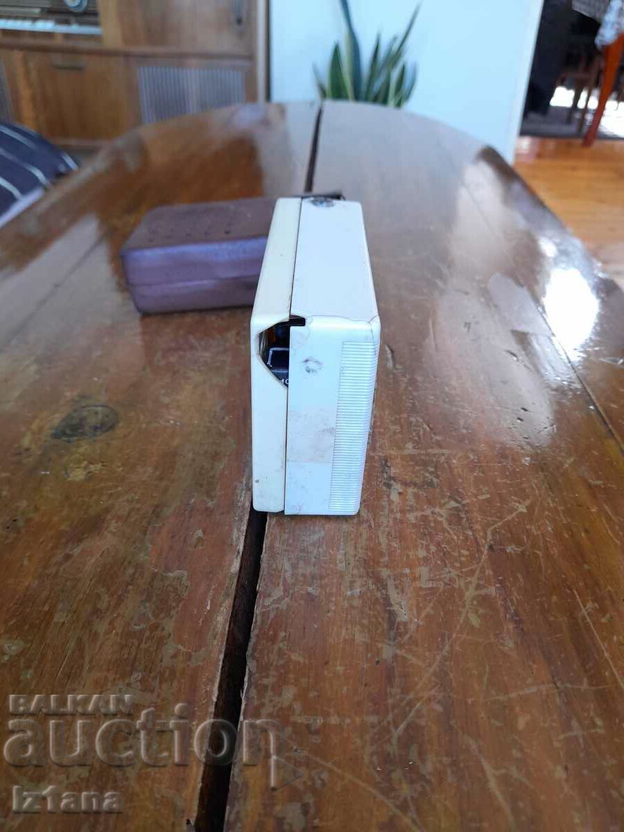 Delivery of Old radio, Golden Gyonne radio