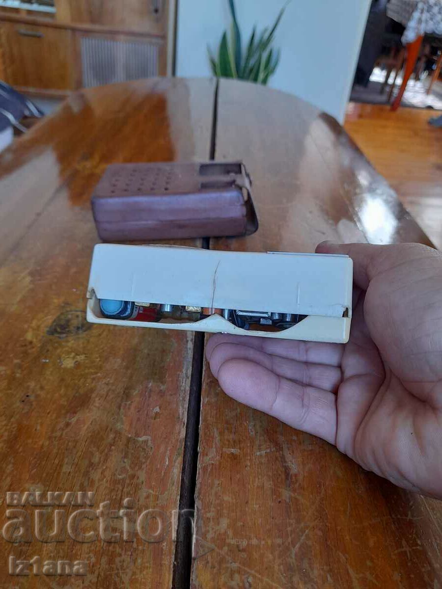 Old radio, Golden Gyonne radio - 7