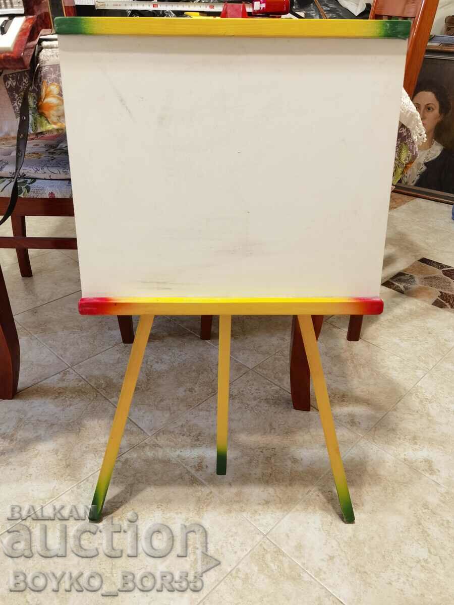 Ξύλινο τρίποδο για βάψιμο με τιμή 59.00 BGN | € 30.17 Ξύλινο τρίποδο για βάψιμο με τιμή 59.00 BGN | € 30.17