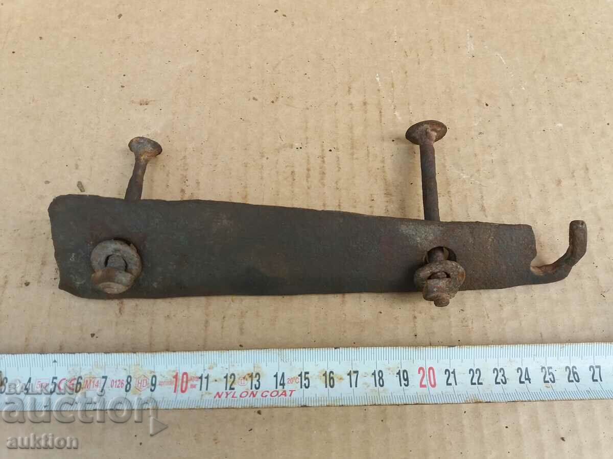 Auction WROUGHT REVIVAL MANDALO, GATE LOCKER - CRANE Auction WROUGHT REVIVAL MANDALO, GATE LOCKER - CRANE