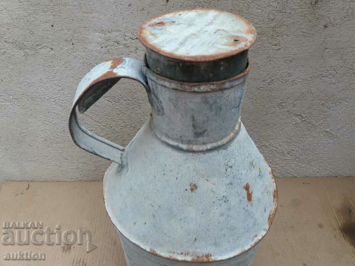 Auction SOLID METAL GUM FOR MILK 12 LITERS Auction SOLID METAL GUM FOR MILK 12 LITERS