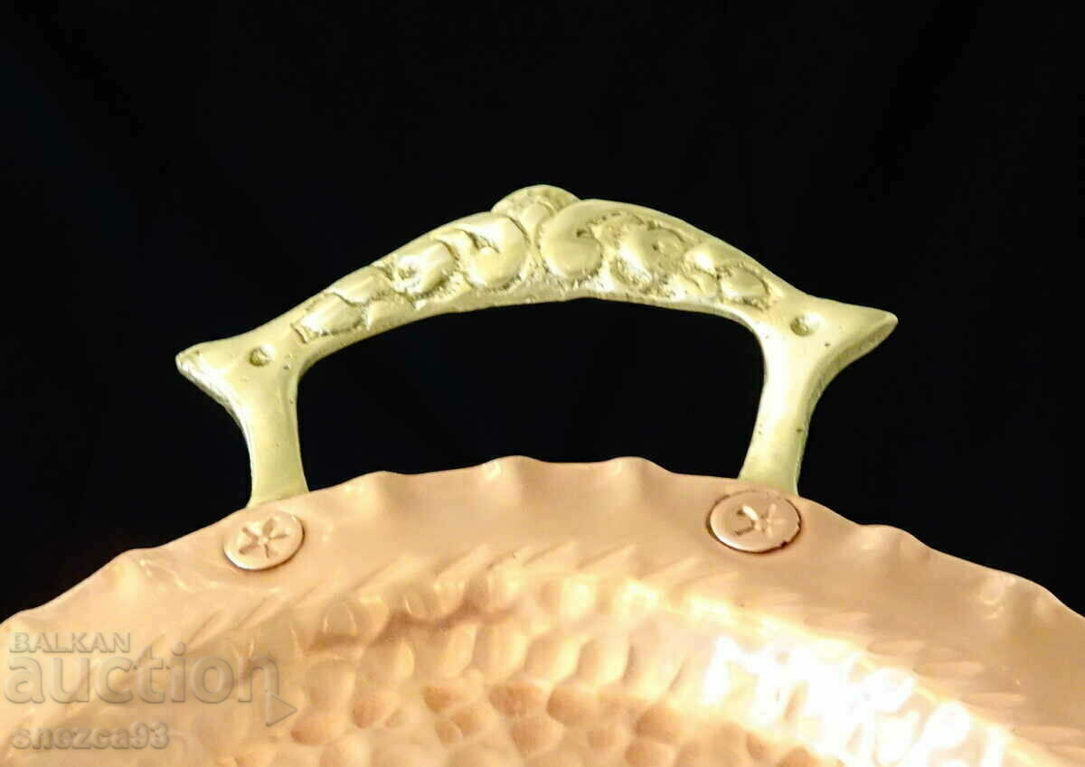 Χάλκινος δίσκος, πλατό, σφυρήλατο στο χέρι 36 εκ. με τιμή 46.00 BGN | € 23.52 Χάλκινος δίσκος, πλατό, σφυρήλατο στο χέρι 36 εκ. με τιμή 46.00 BGN | € 23.52