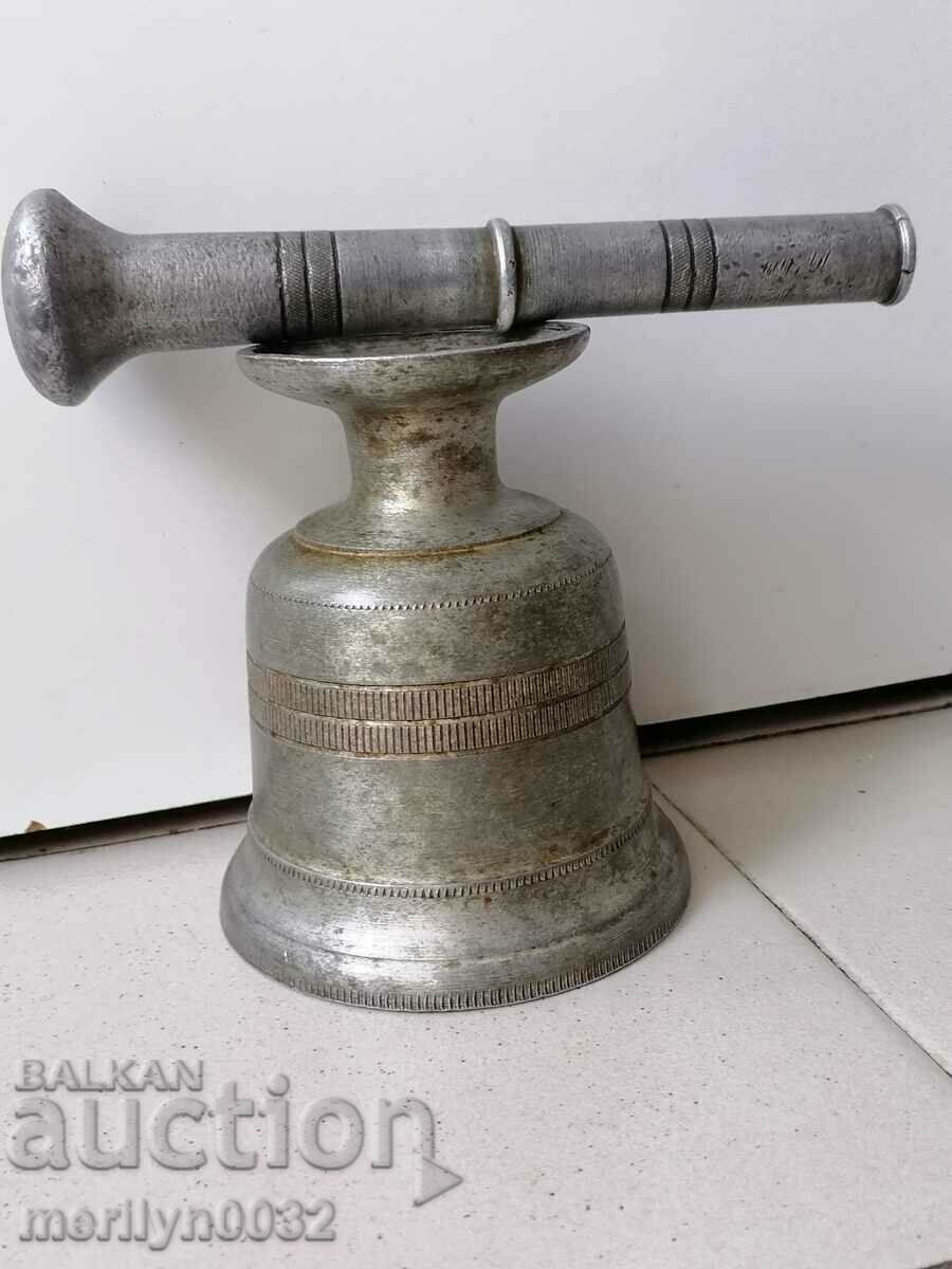 Delivery of Old aluminum mortar, hammer, mortar Delivery of Old aluminum mortar, hammer, mortar