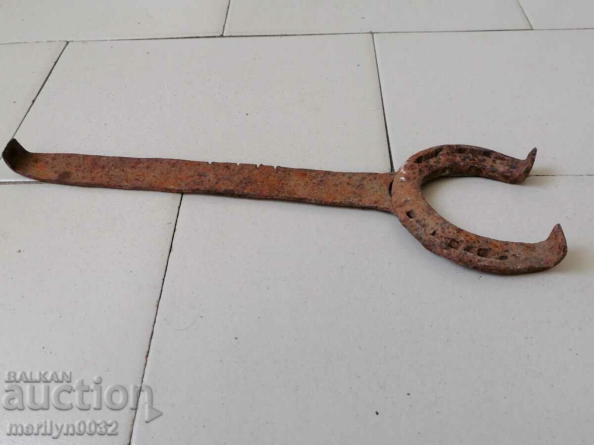 Auction An old naval tool for horsehair heeling Auction An old naval tool for horsehair heeling