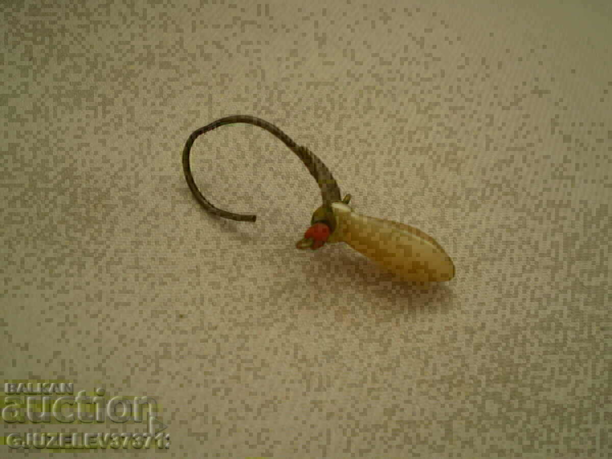 Delivery of A Revival pearl earring coral Delivery of A Revival pearl earring coral