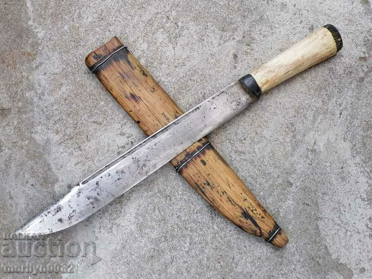 Old hand-forged akulak knife with kaniya with price 255.00 BGN | € 130.38 Old hand-forged akulak knife with kaniya with price 255.00 BGN | € 130.38