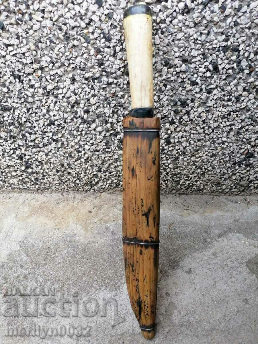 Auction Old hand-forged akulak knife with kaniya Auction Old hand-forged akulak knife with kaniya