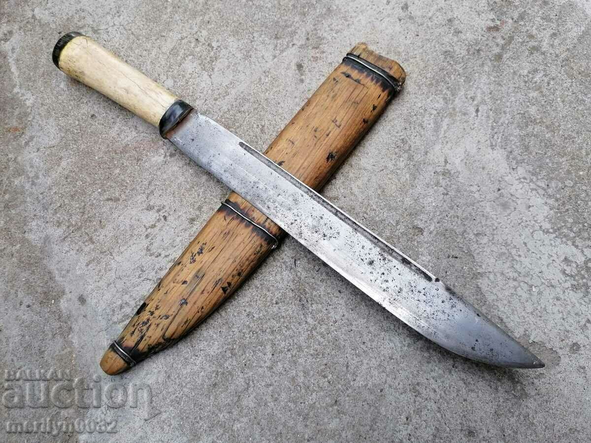 Παλιό σφυρήλατο μαχαίρι akulak με kaniya