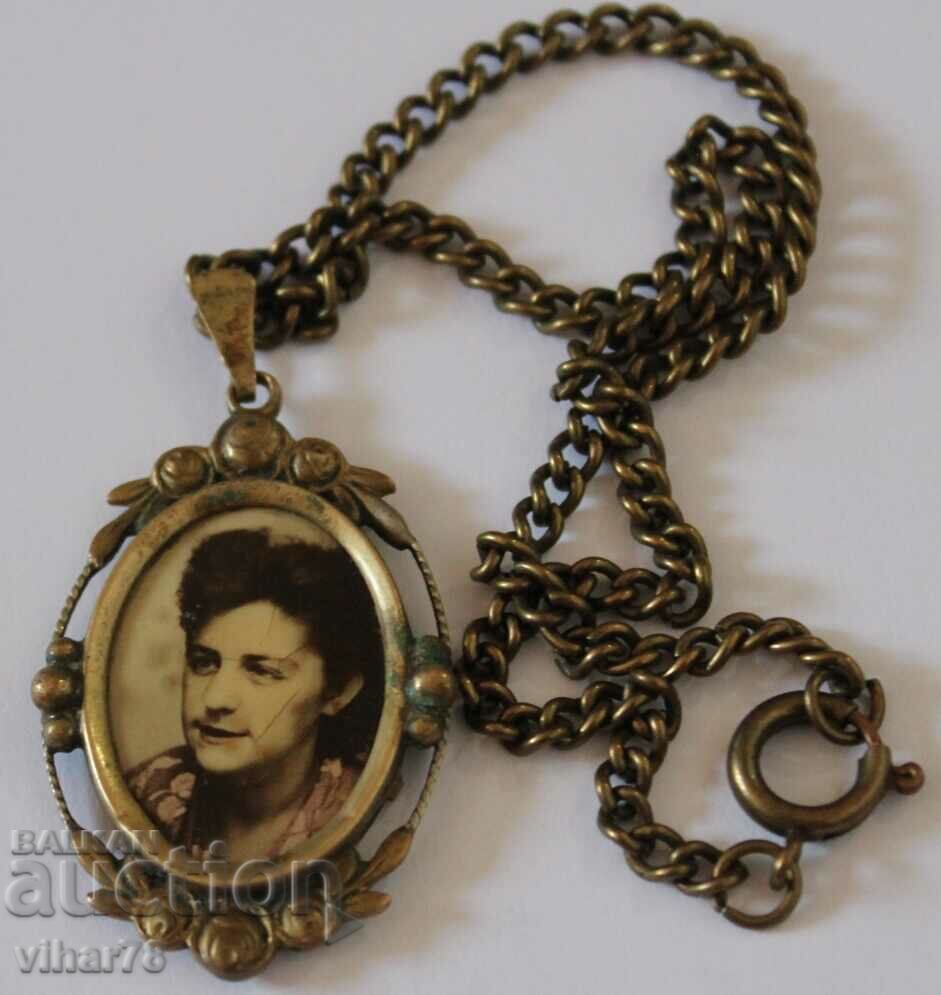 OLD PHOTO LOCKET. - 6 OLD PHOTO LOCKET. - 6