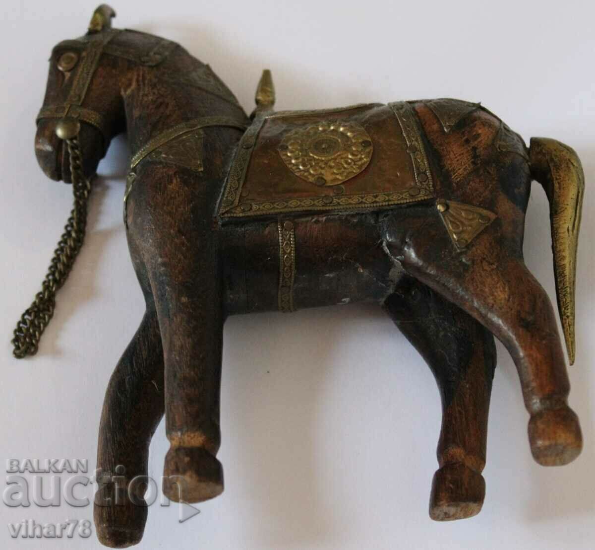 WOODEN FIGURE HORSE