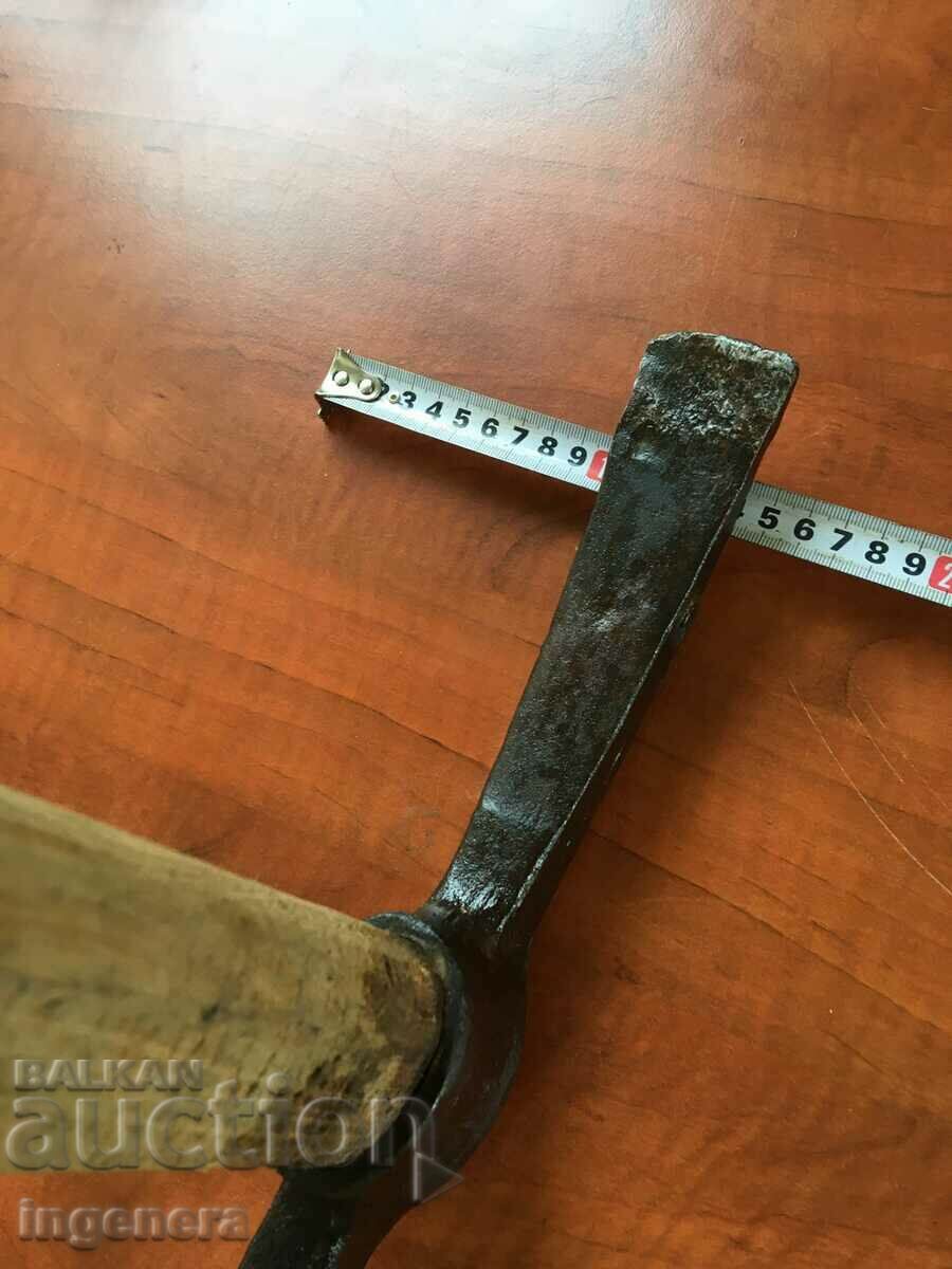 PICK HEDGEHOG AX TOOL HANDLE - 6 PICK HEDGEHOG AX TOOL HANDLE - 6