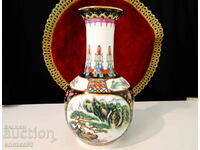 Китайска ваза,ръчно декорирана,злато