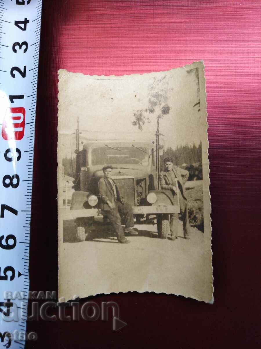 ROYAL PHOTO-RETRO CAR, TRUCK, JEEP with price 10.00 BGN | € 5.11 ROYAL PHOTO-RETRO CAR, TRUCK, JEEP with price 10.00 BGN | € 5.11
