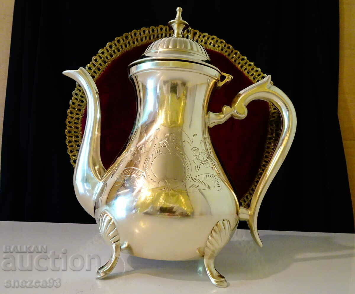 Antique English jug, baroque 790 g. with price 99.00 BGN | € 50.62 Antique English jug, baroque 790 g. with price 99.00 BGN | € 50.62