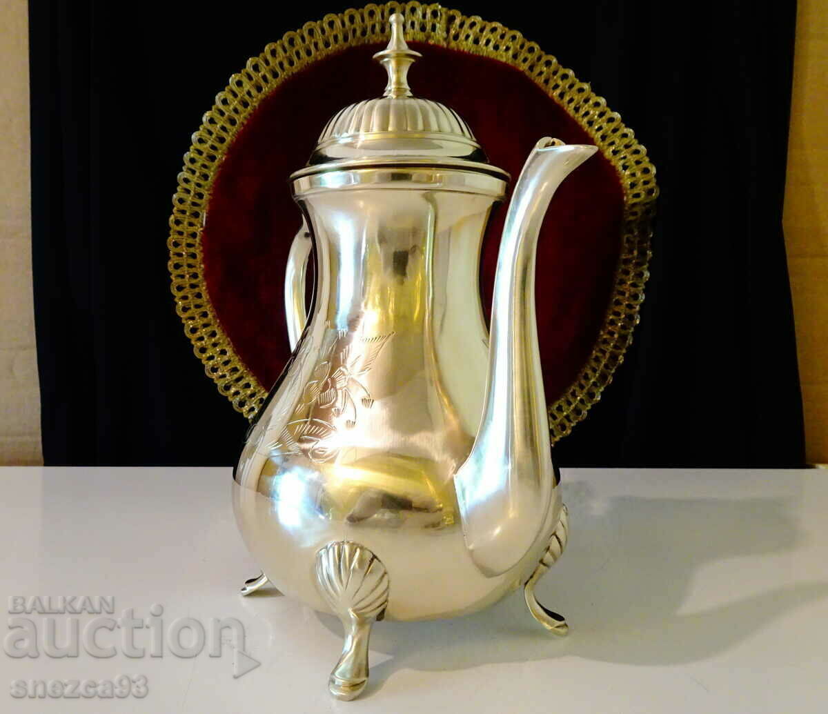 Delivery of Antique English jug, baroque 790 g. Delivery of Antique English jug, baroque 790 g.