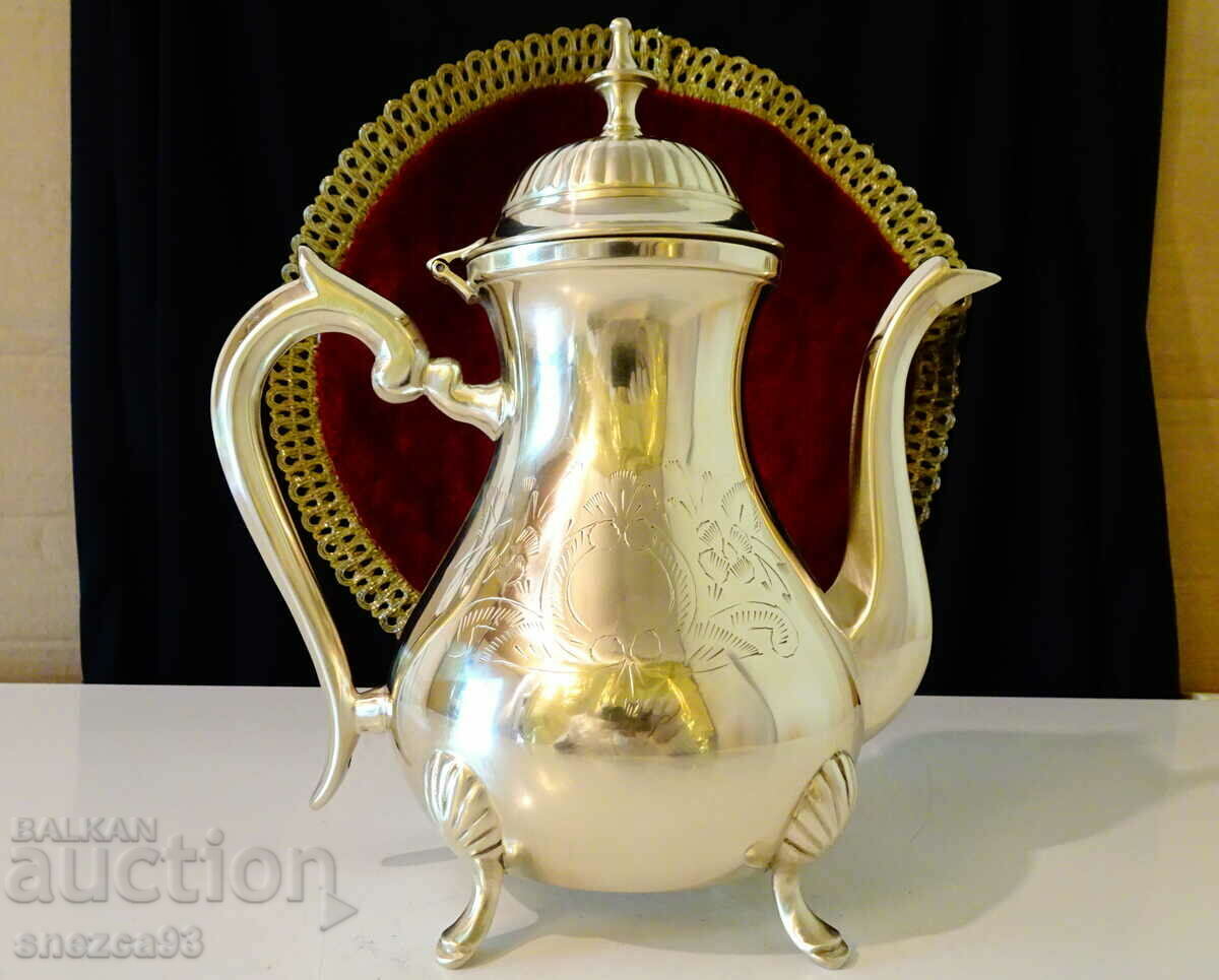 Antique English jug, baroque 790 g.