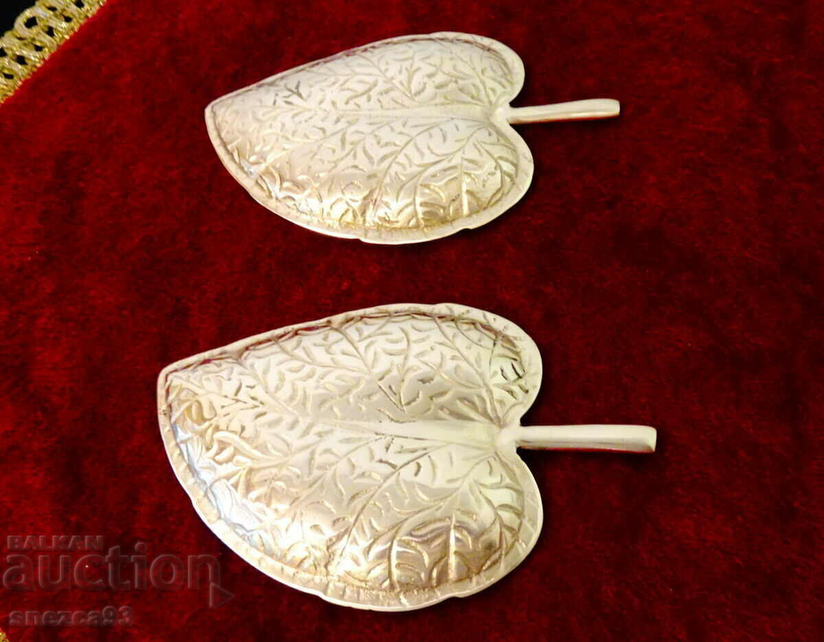 Bronze plate embossed leaf 2 pcs. - 6 Bronze plate embossed leaf 2 pcs. - 6