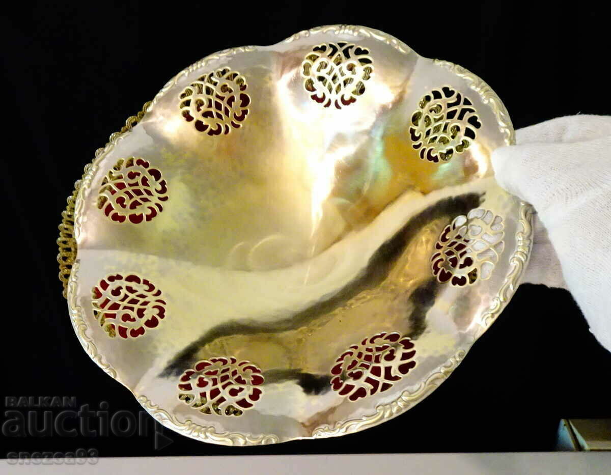 Delivery of Beautiful bronze fruit bowl 24 cm, openwork, Baroque Delivery of Beautiful bronze fruit bowl 24 cm, openwork, Baroque