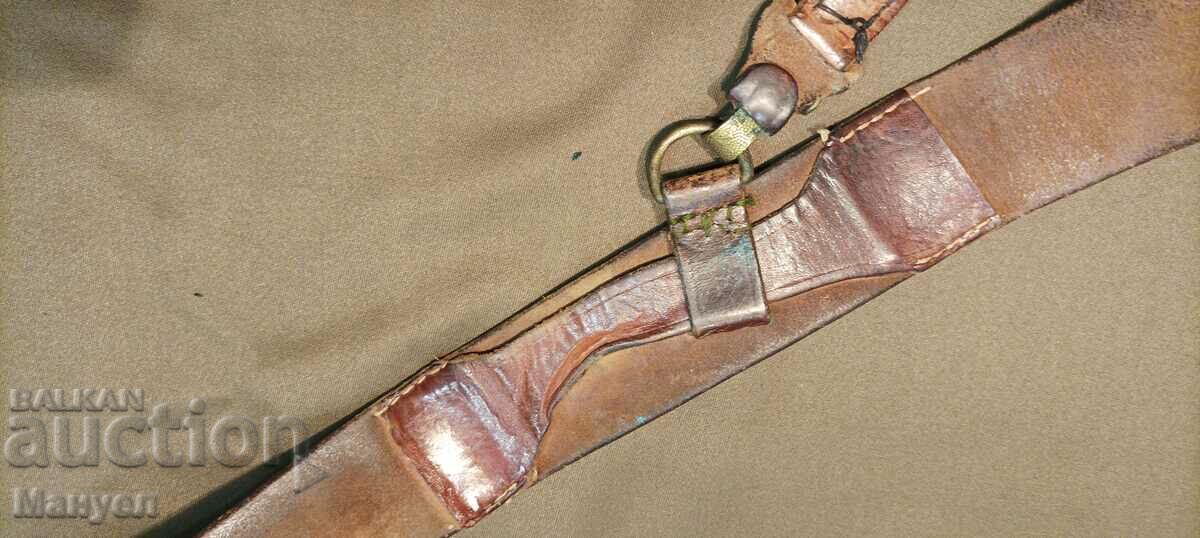 Delivery of I am selling an old royal officer's battle belt.