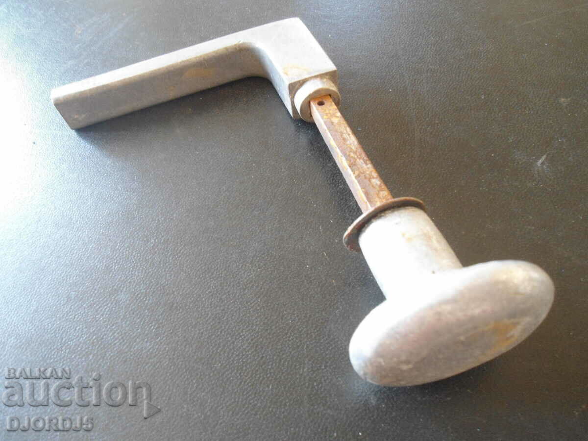 Old lock handles with price 3.00 BGN | € 1.53 Old lock handles with price 3.00 BGN | € 1.53