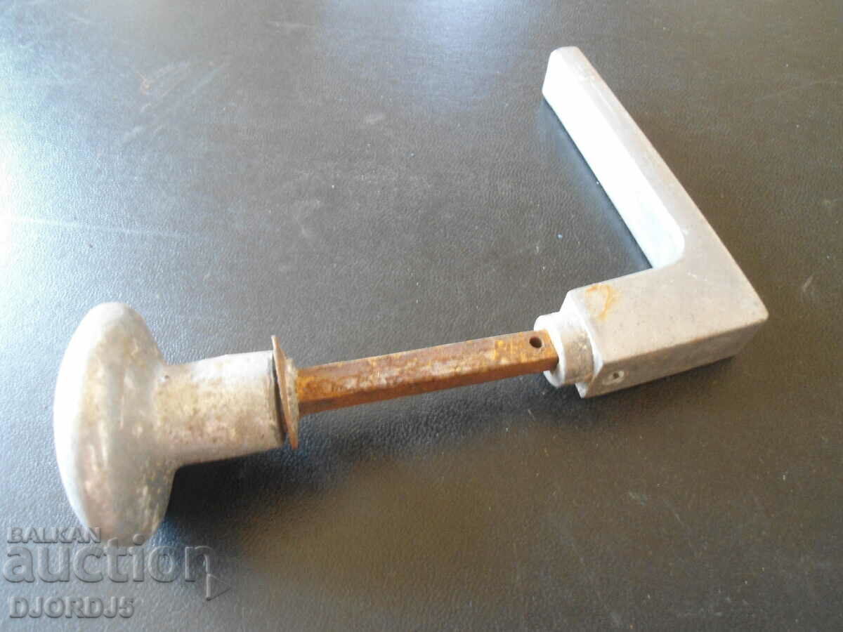 Auction Old lock handles Auction Old lock handles