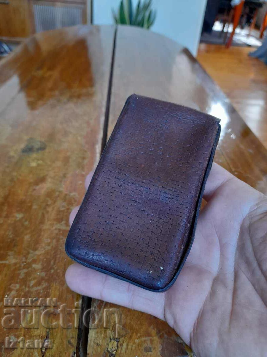 Auction  Old leather snuffbox for cigarettes, case