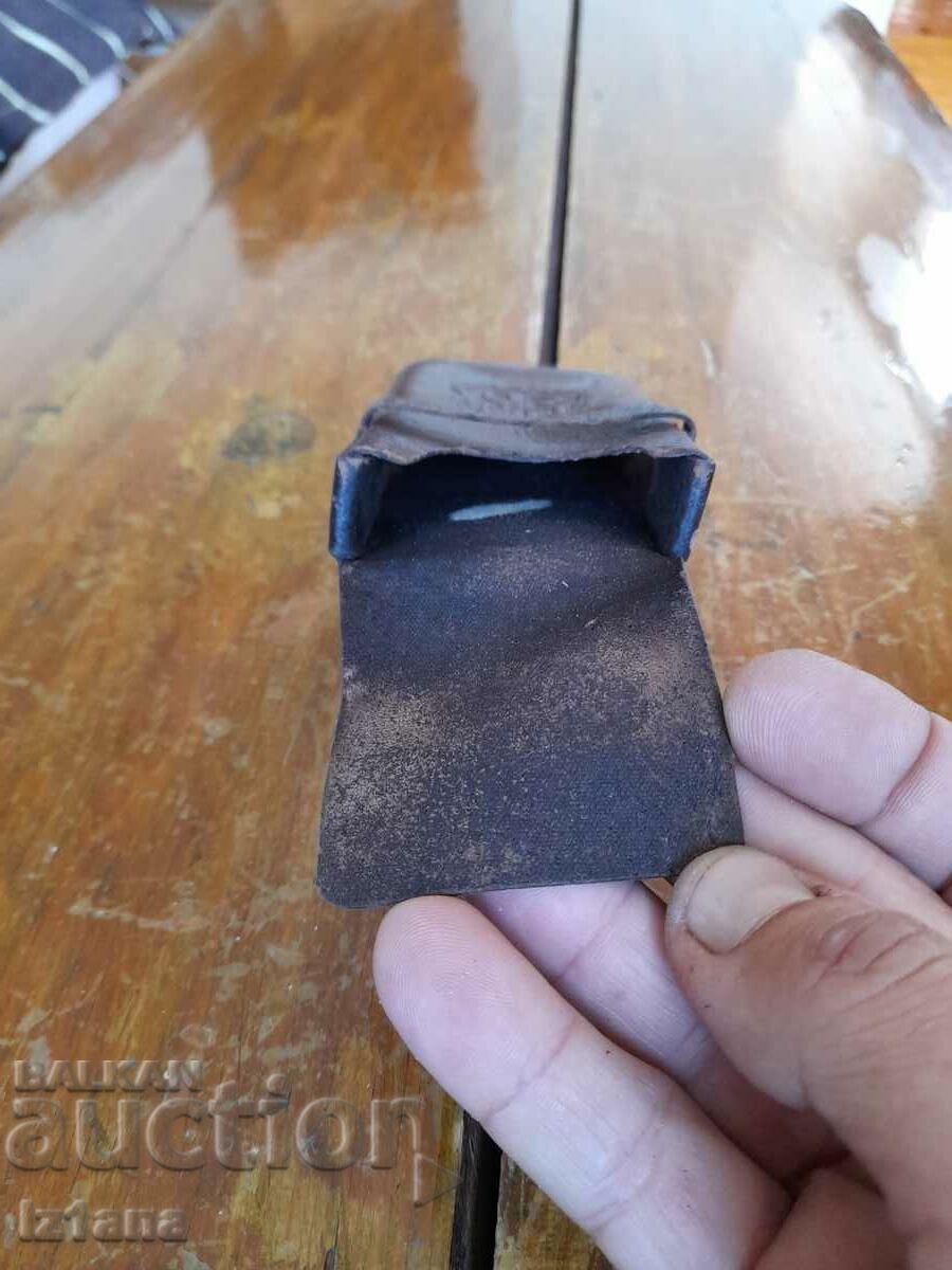 Delivery of Old leather snuffbox for cigarettes, case