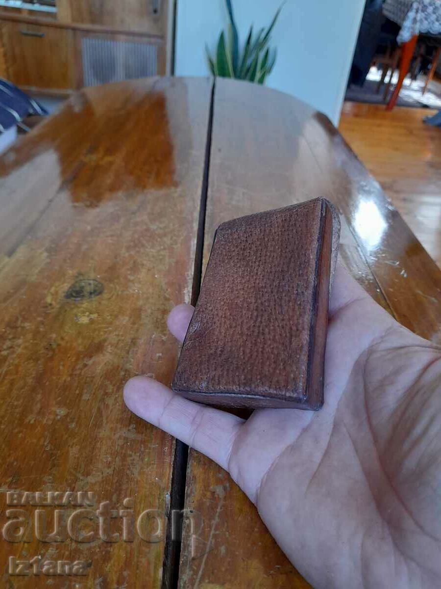 Tabătură veche din piele pentru țigări, husă cu preț 15.00 BGN | € 7.67