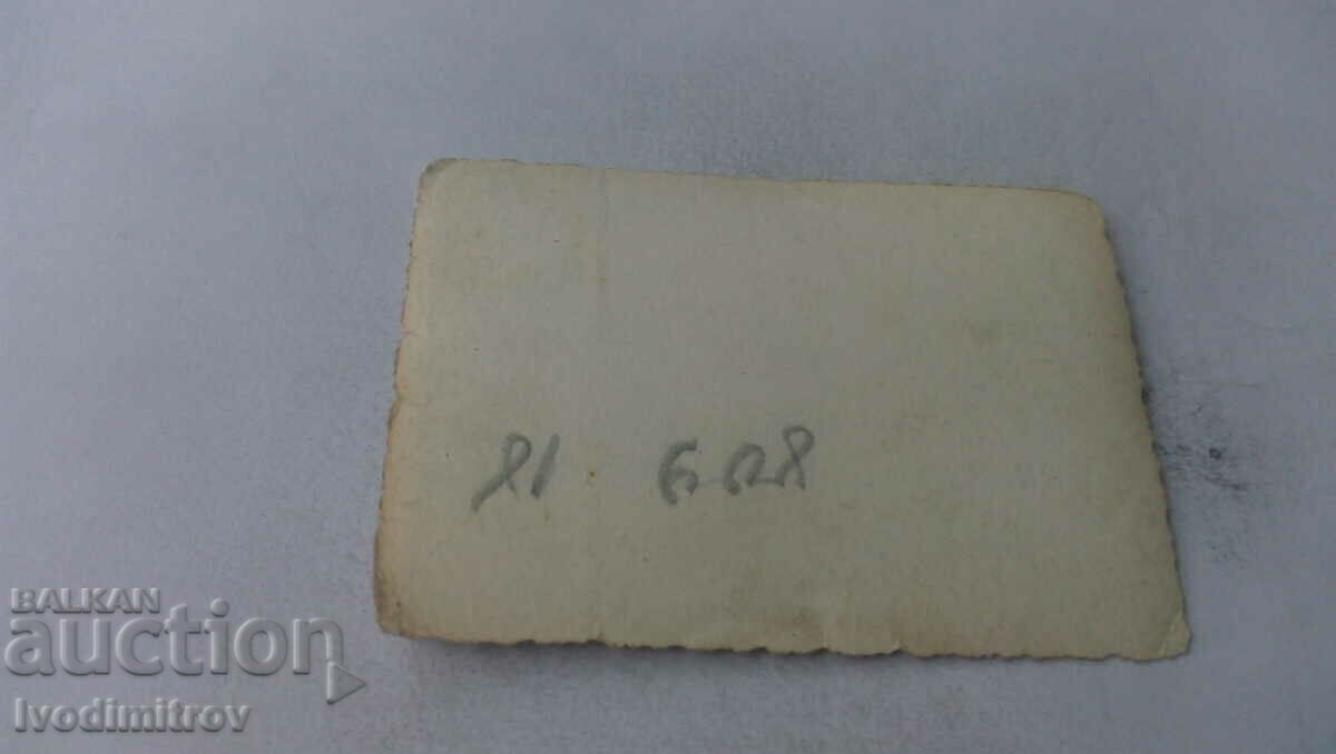 Φωτογραφία Δύο νεαρές γυναίκες στη θάλασσα με τιμή 1.65 BGN | € 0.84